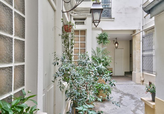 Apartment in Paris - Urban Flat 70 B - Authentic Parisian Flat Apartment in Paris - Urban Flat 70 B - Authentic Parisian Flat