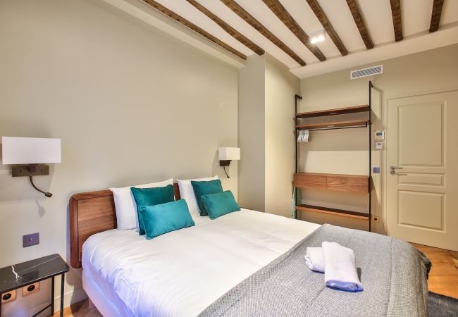 Apartment in Paris - 73 - Urban Luxury Parisian Flat Les Halles Rivoli Apartment in Paris - 73 - Urban Luxury Parisian Flat Les Halles Rivoli