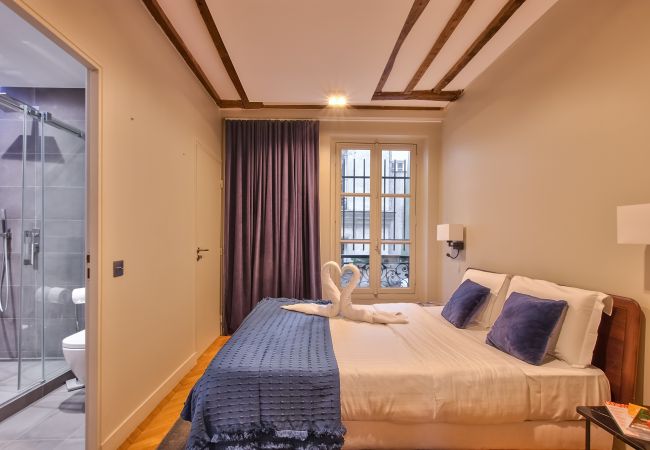 Apartment in Paris - 73 - Urban Luxury Parisian Flat Les Halles Rivoli Apartment in Paris - 73 - Urban Luxury Parisian Flat Les Halles Rivoli