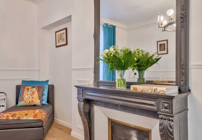 Apartment in Paris - 106 - Urban Luxury Opera Gustav Klimt Apartment in Paris - 106 - Urban Luxury Opera Gustav Klimt