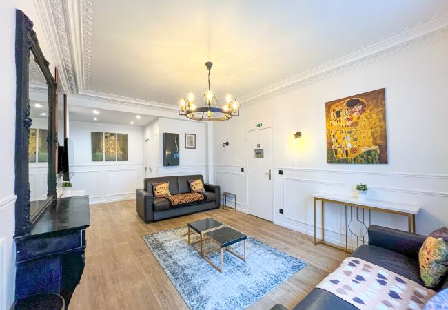 Apartment in Paris - 106 - Urban Luxury Opera Gustav Klimt Apartment in Paris - 106 - Urban Luxury Opera Gustav Klimt
