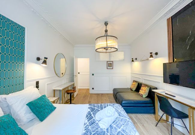 Apartment in Paris - 106 - Urban Luxury Opera Gustav Klimt Apartment in Paris - 106 - Urban Luxury Opera Gustav Klimt