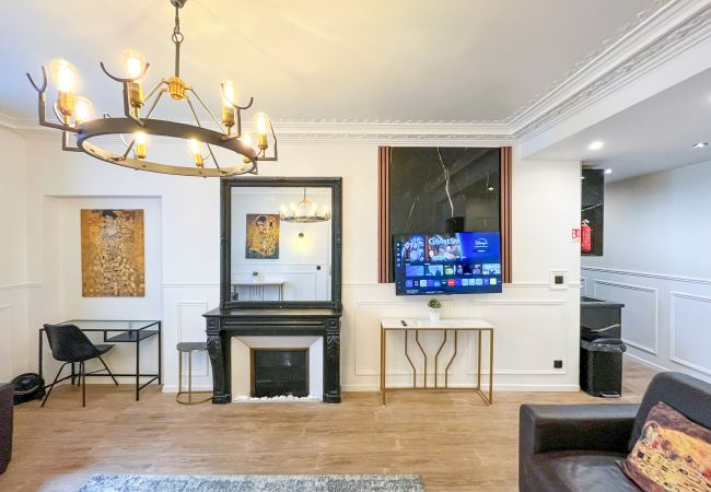 Apartment in Paris - 106 - Urban Luxury Opera Gustav Klimt Apartment in Paris - 106 - Urban Luxury Opera Gustav Klimt