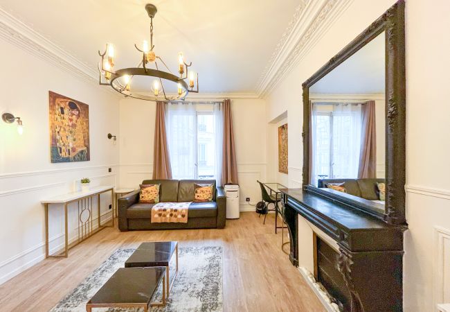 Apartment in Paris - 106 - Urban Luxury Opera Gustav Klimt Apartment in Paris - 106 - Urban Luxury Opera Gustav Klimt