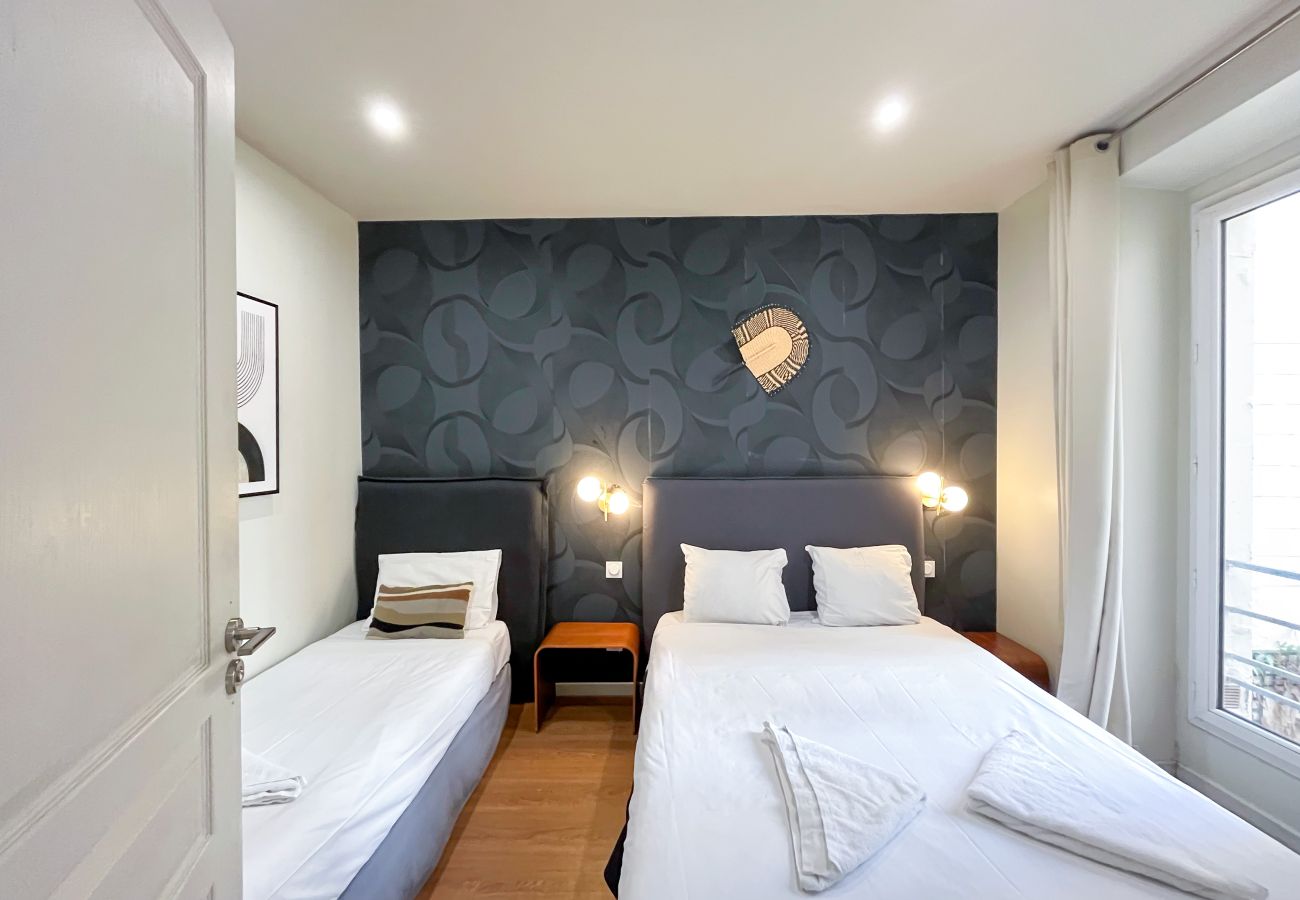 Apartment in Paris - Urban Flat 02 - Beautiful 4 BDR Flat in Heart of Paris Apartment in Paris - Urban Flat 02 - Beautiful 4 BDR Flat in Heart of Paris