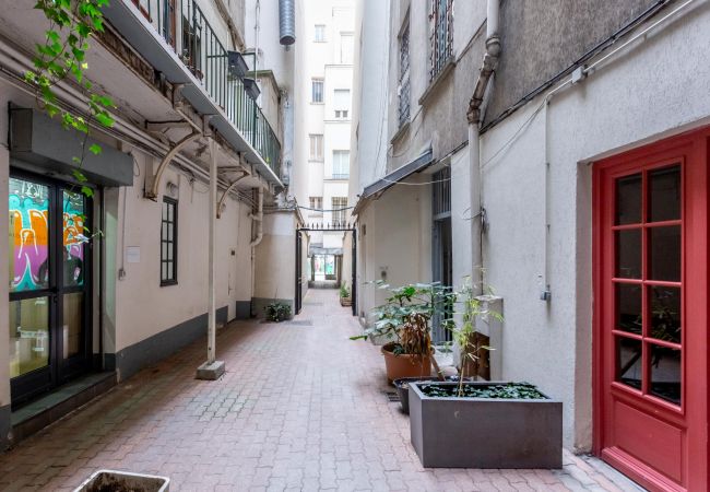 Apartment in Paris - 114 - Urban Saint Denis Couture Apartment in Paris - 114 - Urban Saint Denis Couture