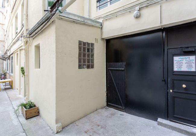 Apartment in Paris - 114 - Urban Saint Denis Couture Apartment in Paris - 114 - Urban Saint Denis Couture