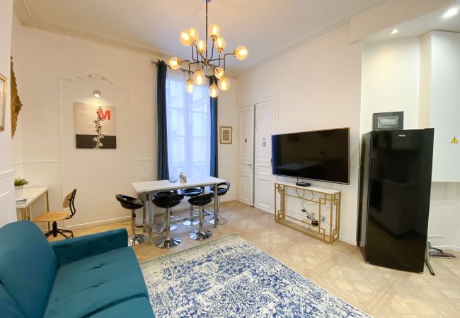 Apartment in Paris - Urban Flat 72 - Pretty 3 Bedroom Flat - Triangle d'Or Apartment in Paris - Urban Flat 72 - Pretty 3 Bedroom Flat - Triangle d'Or
