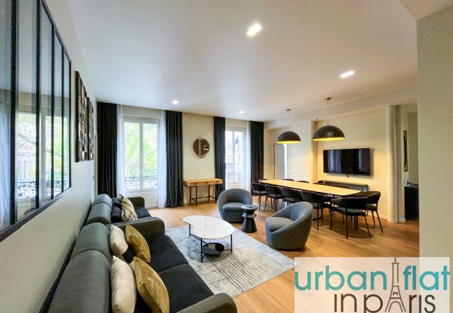  in Paris - Urban Flat 119 - Spacious 5 Bedroom Flat in Paris