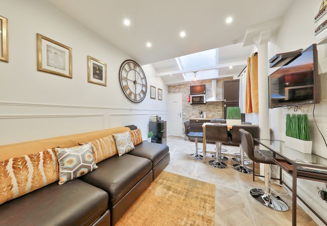 Apartment in Paris - 38 - Atelier Mona Lisa  Apartment in Paris - 38 - Atelier Mona Lisa