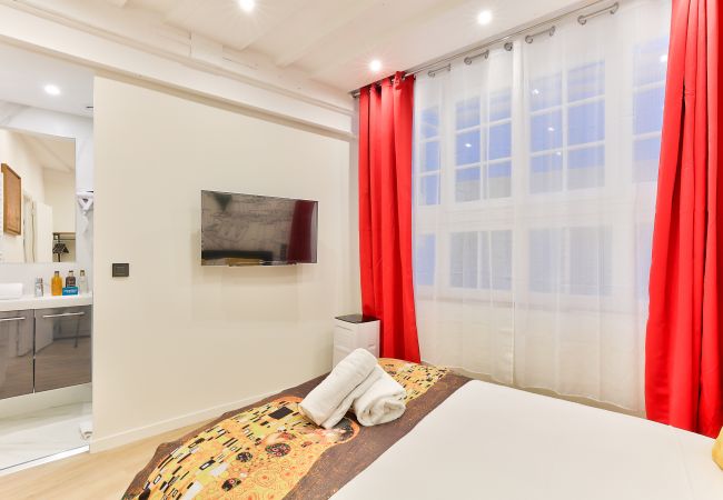 Apartment in Paris - Uran Flat 125 - Montorgueil Street Art Apartment in Paris - Uran Flat 125 - Montorgueil Street Art