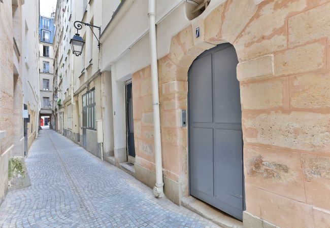 Apartment in Paris - Uran Flat 125 - Montorgueil Street Art Apartment in Paris - Uran Flat 125 - Montorgueil Street Art
