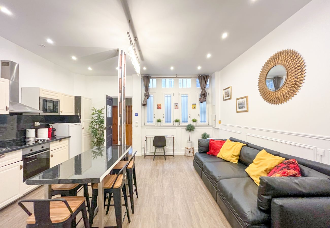 Apartment in Paris - Urban Flat 101 - Charming Flat in Paris