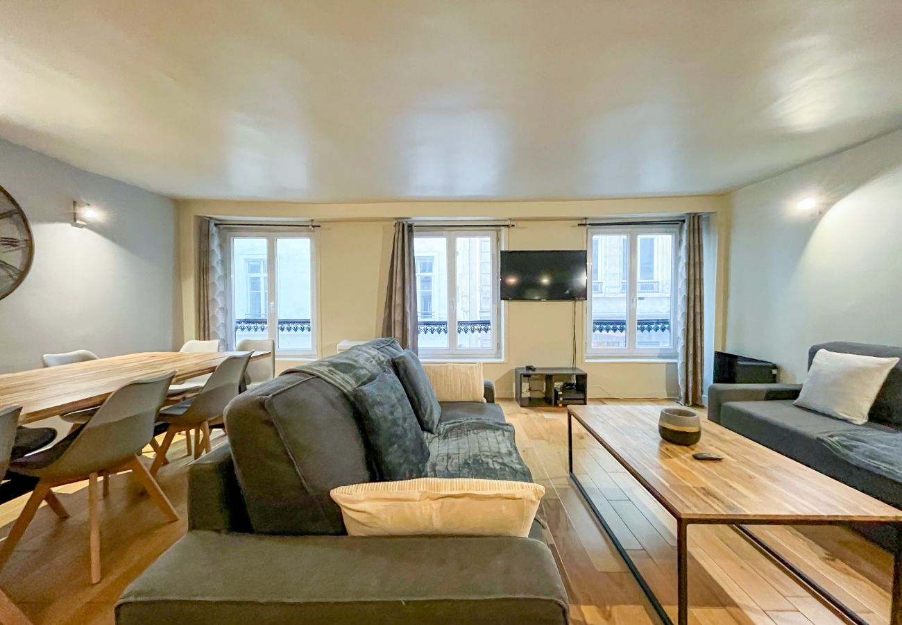 Apartment in Paris - Urban Flat 89 - Charming 3 Bedroom Flat in Paris