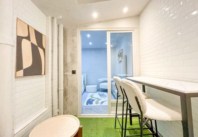 Studio in Paris - 11 - Studio next to Champs-Elysees Studio in Paris - 11 - Studio next to Champs-Elysees