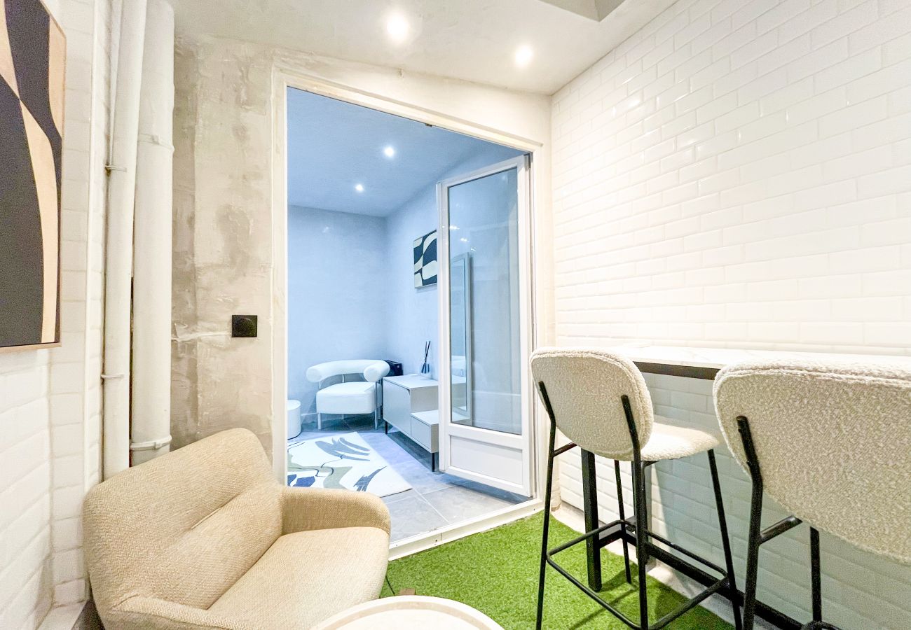 Studio in Paris - 11 - Studio next to Champs-Elysees Studio in Paris - 11 - Studio next to Champs-Elysees