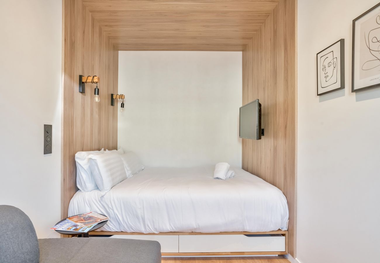 Apartment in Paris - 102 - Urban Opera Picasso Apartment in Paris - 102 - Urban Opera Picasso