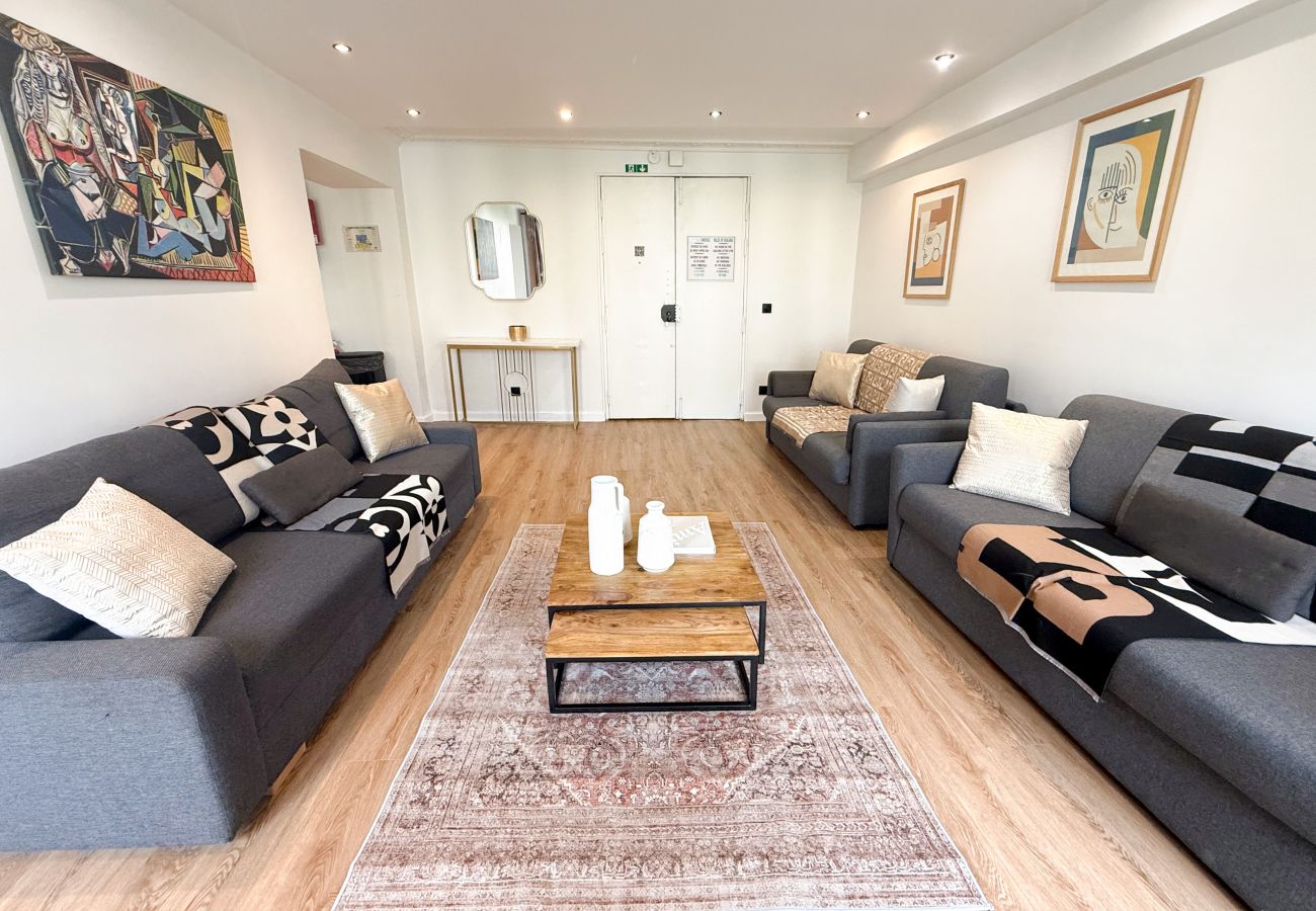 Apartment in Paris - 102 - Urban Opera Picasso Apartment in Paris - 102 - Urban Opera Picasso