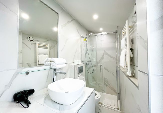 Apartment in Paris - 115 B - Urban Vuitton Saint Denis Apartment in Paris - 115 B - Urban Vuitton Saint Denis