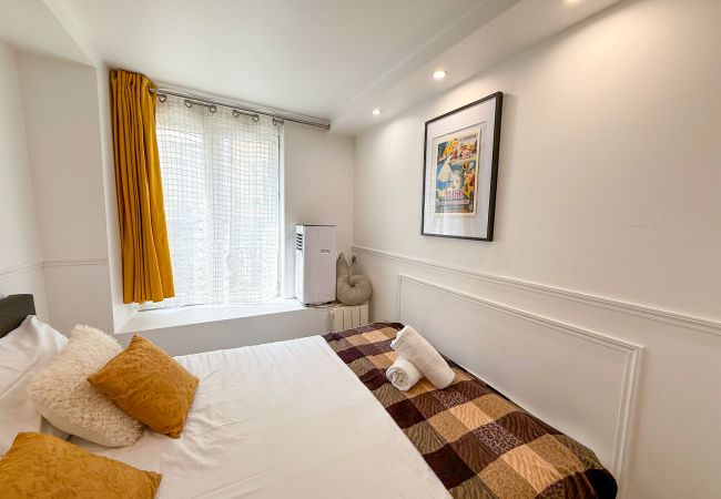 Apartment in Paris - Urban Flat 41 - Atelier Star Wars Montorgueil  Apartment in Paris - Urban Flat 41 - Atelier Star Wars Montorgueil