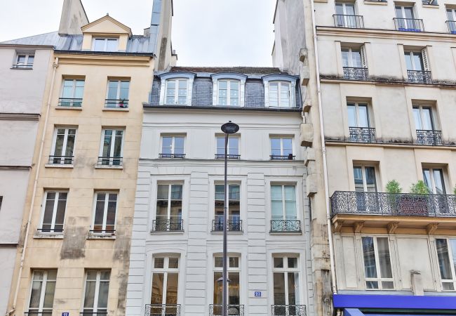 Apartment in Paris - 100 - Luxury 2 Bedroom - Beaubourg Marais  Apartment in Paris - 100 - Luxury 2 Bedroom - Beaubourg Marais