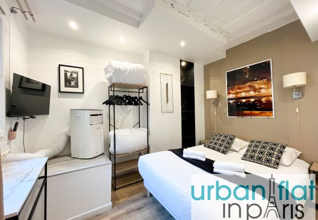Apartment in Paris - 100 - Luxury 2 Bedroom - Beaubourg Marais  Apartment in Paris - 100 - Luxury 2 Bedroom - Beaubourg Marais