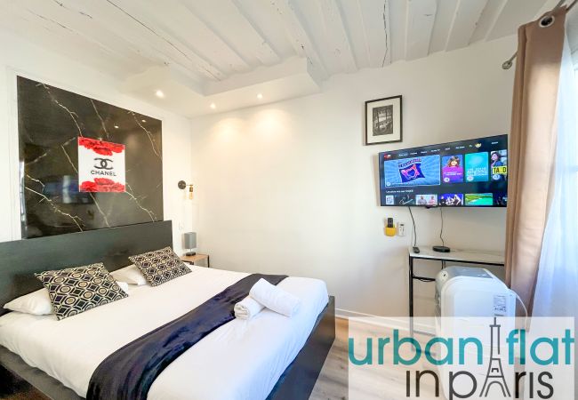 Apartment in Paris - 100 - Luxury 2 Bedroom - Beaubourg Marais  Apartment in Paris - 100 - Luxury 2 Bedroom - Beaubourg Marais