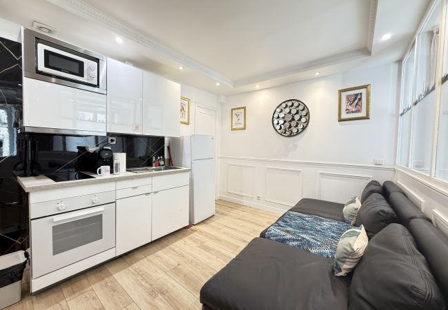 Apartment in Paris - 65 - French Cancan Saint-Denis Apartment in Paris - 65 - French Cancan Saint-Denis