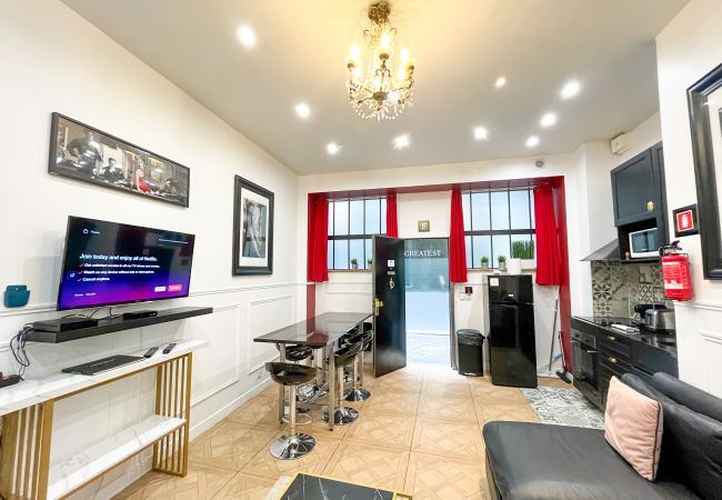Apartment in Paris - Urban Flat 55 - Atelier Marylin Monroe Flat Apartment in Paris - Urban Flat 55 - Atelier Marylin Monroe Flat