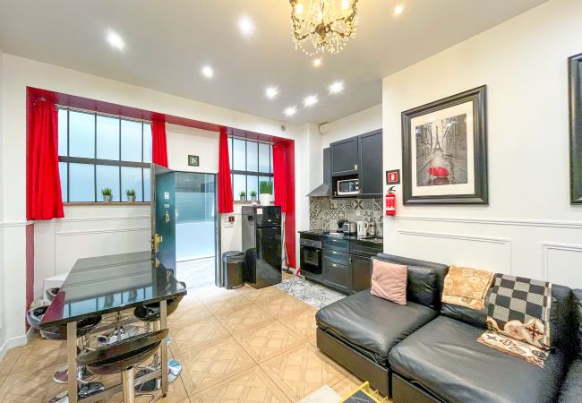 Apartment in Paris - Urban Flat 55 - Atelier Marylin Monroe Flat Apartment in Paris - Urban Flat 55 - Atelier Marylin Monroe Flat