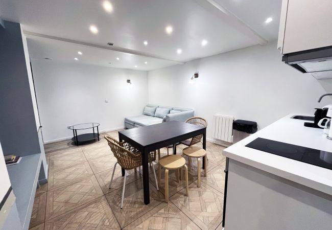 Apartment in Paris - Urban Flat 86 - Lovely 2 BDR Flat in Paris Apartment in Paris - Urban Flat 86 - Lovely 2 BDR Flat in Paris