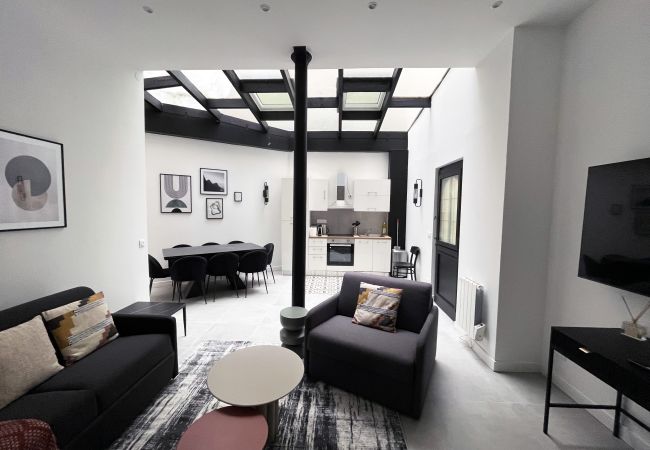 Apartment in Paris - Urban Flat 08 - The Panoramic Flat in Paris Apartment in Paris - Urban Flat 08 - The Panoramic Flat in Paris