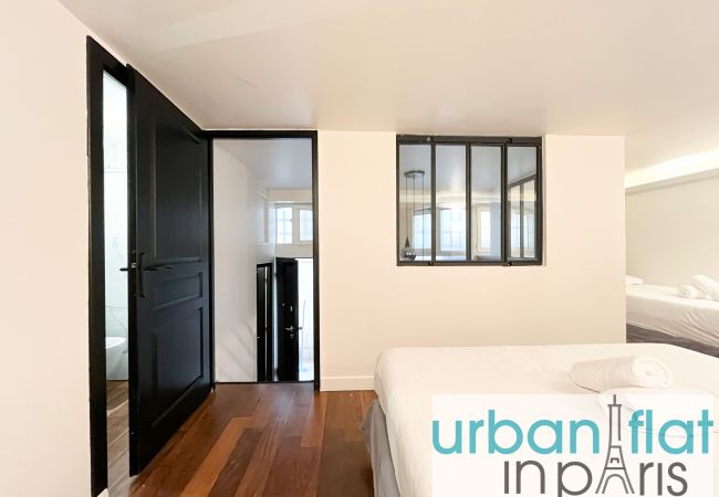 Apartment in Paris - Urban Flat 09 - Design Triplex Champs-Elysees Apartment in Paris - Urban Flat 09 - Design Triplex Champs-Elysees