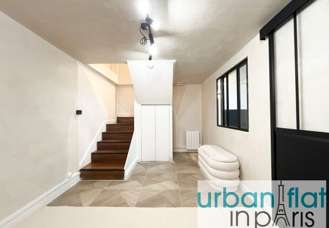 Apartment in Paris - Urban Flat 09 - Design Triplex Champs-Elysees Apartment in Paris - Urban Flat 09 - Design Triplex Champs-Elysees