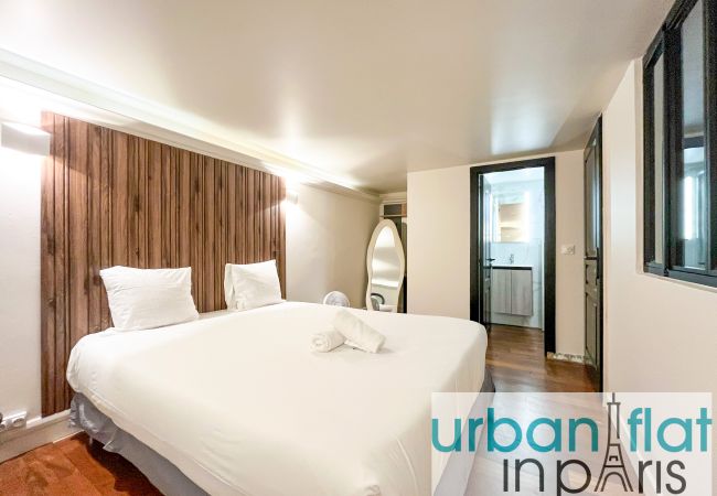 Apartment in Paris - Urban Flat 09 - Design Triplex Champs-Elysees Apartment in Paris - Urban Flat 09 - Design Triplex Champs-Elysees