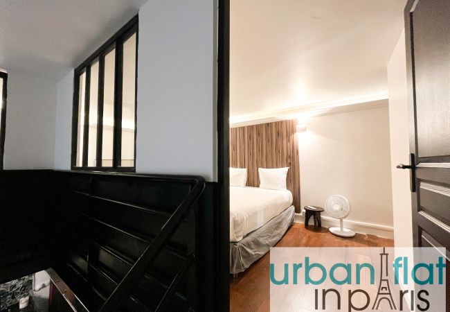 Apartment in Paris - Urban Flat 09 - Design Triplex Champs-Elysees Apartment in Paris - Urban Flat 09 - Design Triplex Champs-Elysees
