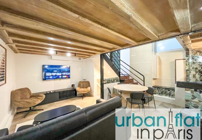  in Paris - Urban Flat 09 - Design Triplex Champs-Elysees