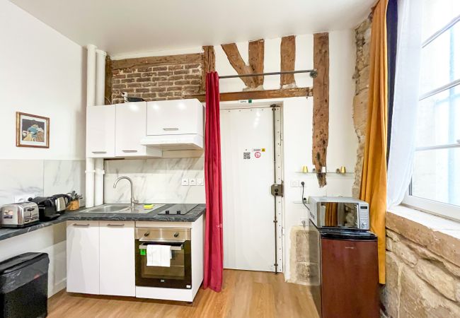 Apartment in Paris - Urban Flat 154 - Pretty 2 BDR in center of Paris Apartment in Paris - Urban Flat 154 - Pretty 2 BDR in center of Paris