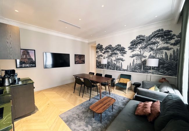 Apartment in Paris - Urban Flat 141 - Beautiful 3 BDR Flat near Champs-Elysees Apartment in Paris - Urban Flat 141 - Beautiful 3 BDR Flat near Champs-Elysees