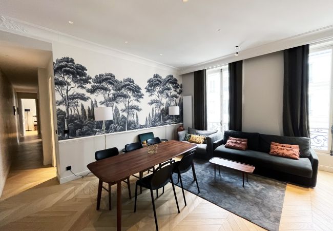  in Paris - Urban Flat 141 - Beautiful 3 BDR Flat near Champs-Elysees