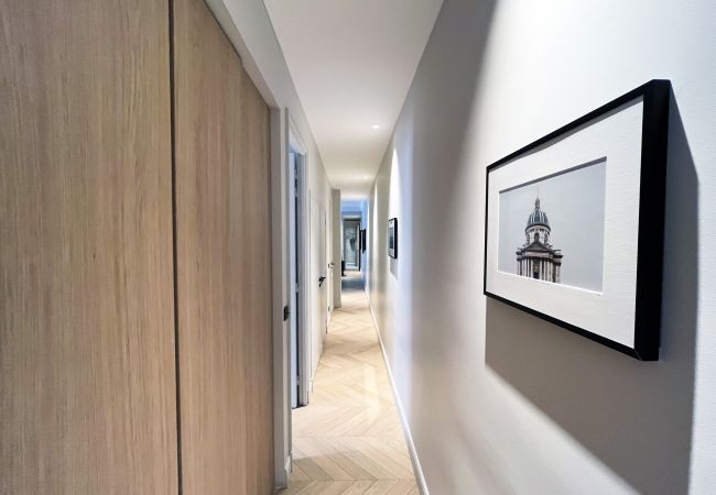 Apartment in Paris - Urban Flat 141 - Beautiful 3 BDR Flat near Champs-Elysees Apartment in Paris - Urban Flat 141 - Beautiful 3 BDR Flat near Champs-Elysees