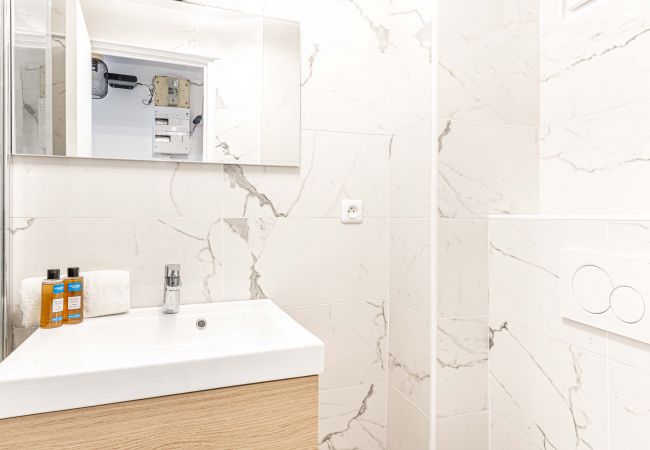 Apartment in Paris -  143 - Urban Charming Flat in Center of Paris Apartment in Paris -  143 - Urban Charming Flat in Center of Paris