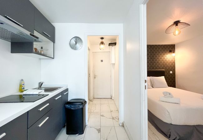 Apartment in Paris -  143 - Urban Charming Flat in Center of Paris Apartment in Paris -  143 - Urban Charming Flat in Center of Paris