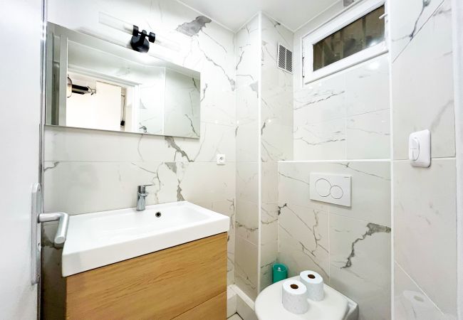 Apartment in Paris -  143 - Urban Charming Flat in Center of Paris Apartment in Paris -  143 - Urban Charming Flat in Center of Paris