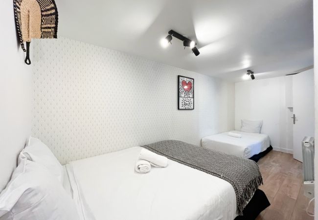 Apartment in Paris -  Urban Flat 150 - Pretty Flat in Center of Paris  Apartment in Paris -  Urban Flat 150 - Pretty Flat in Center of Paris