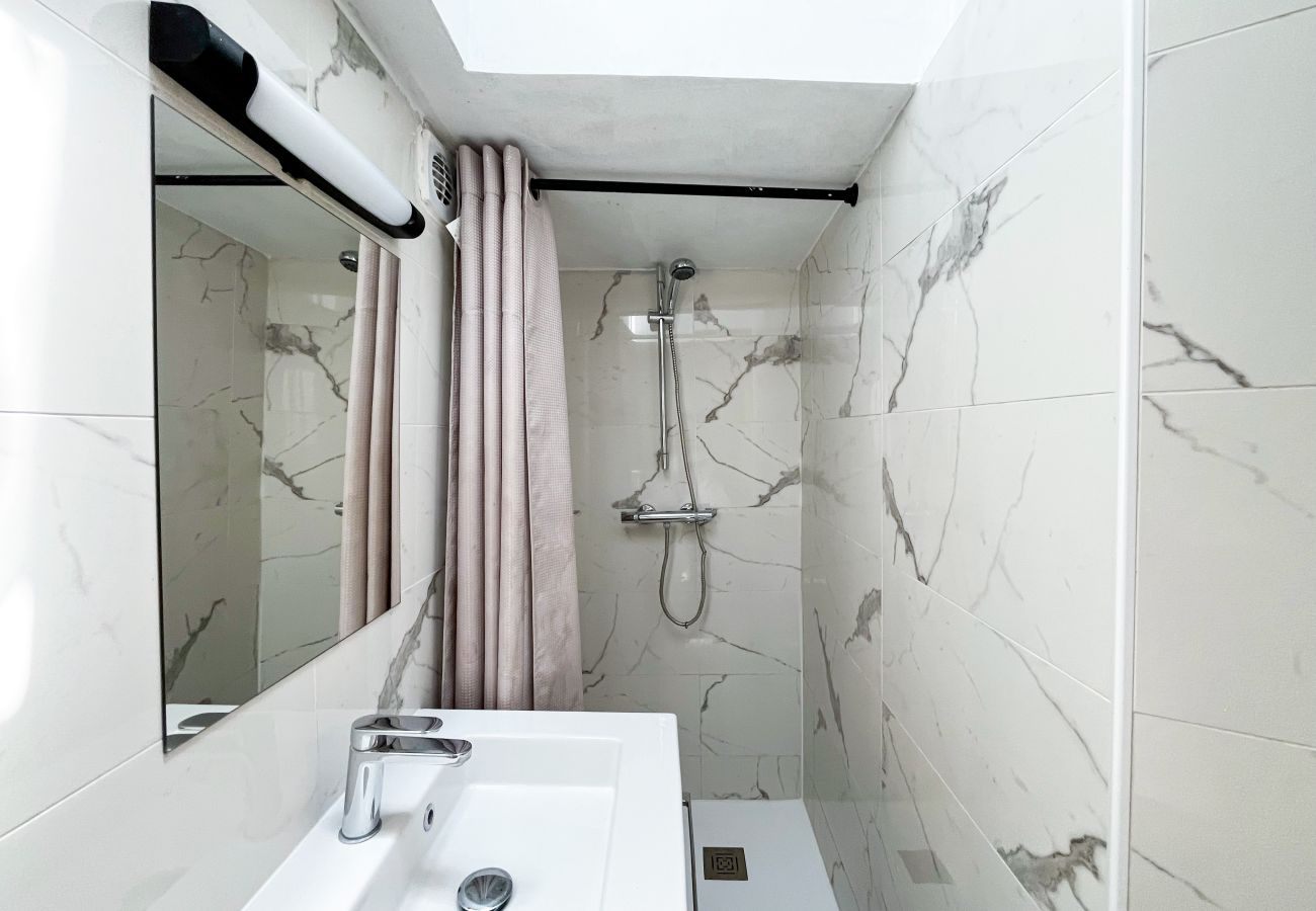 Apartment in Paris -  Urban Flat 150 - Pretty Flat in Center of Paris  Apartment in Paris -  Urban Flat 150 - Pretty Flat in Center of Paris