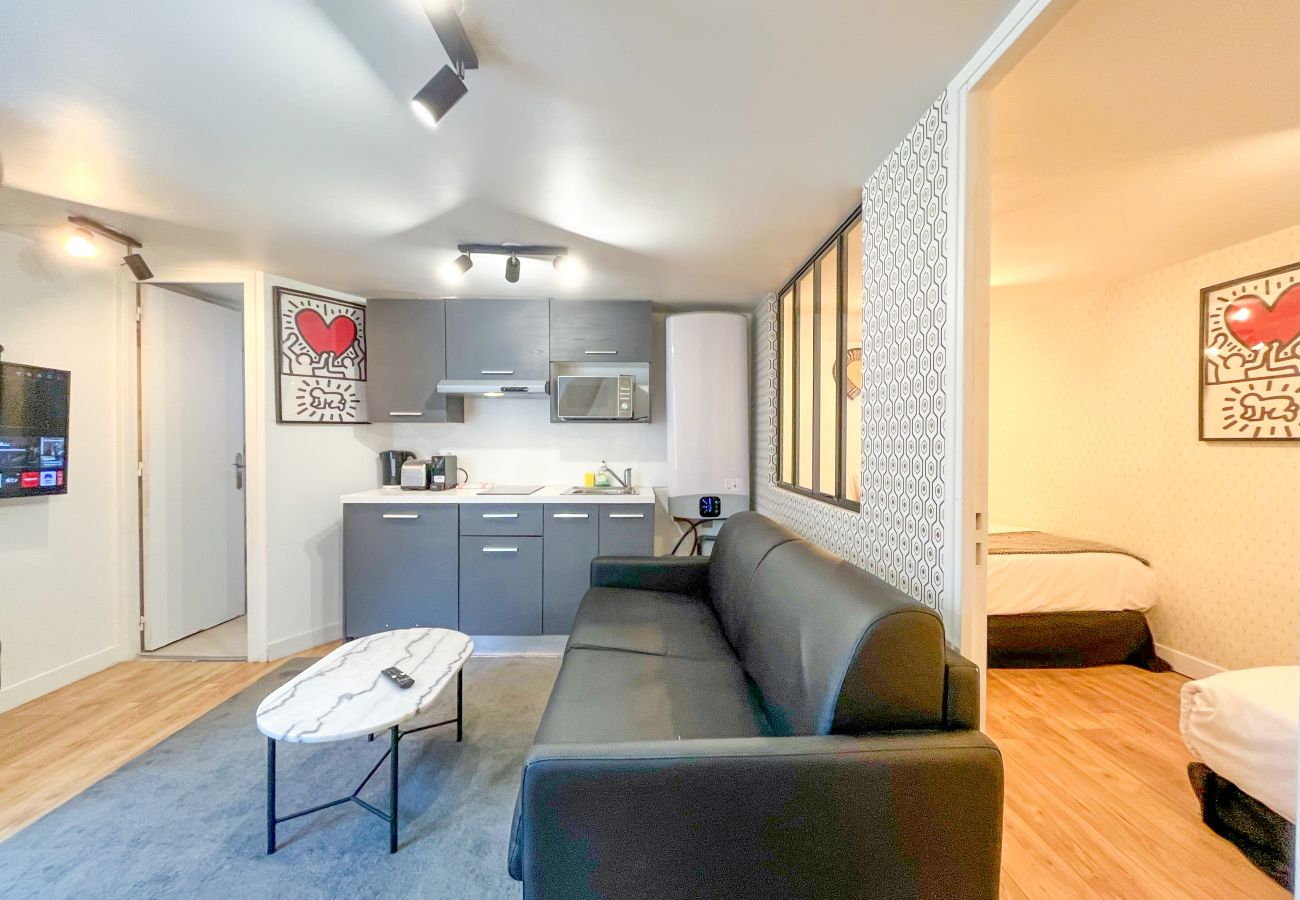 Apartment in Paris -  Urban Flat 150 - Pretty Flat in Center of Paris  Apartment in Paris -  Urban Flat 150 - Pretty Flat in Center of Paris