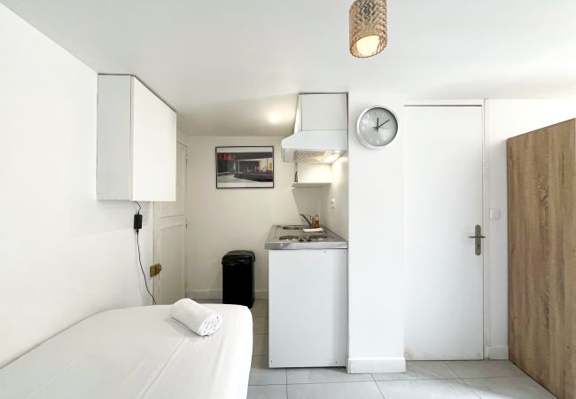 Studio in Paris -  Urban Flat 144 - Charming Studio in Paris  Studio in Paris -  Urban Flat 144 - Charming Studio in Paris
