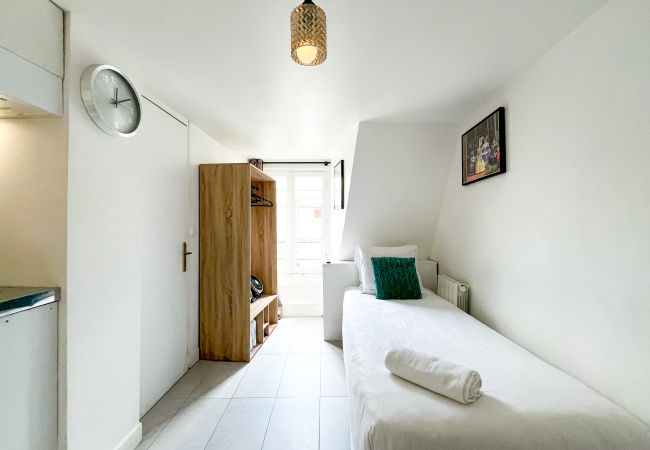 Studio in Paris -  Urban Flat 144 - Charming Studio in Paris  Studio in Paris -  Urban Flat 144 - Charming Studio in Paris