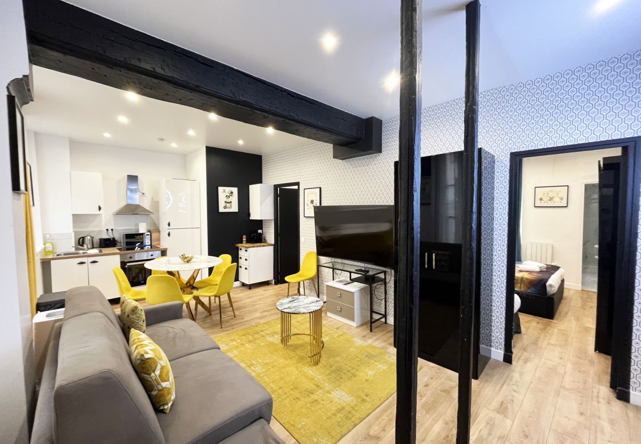 Apartment in Paris -  157 - Urban Coco Chanel Flat in Montorgueil